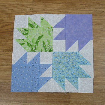 Easy Pattern – Bear Tracks Quilt Block