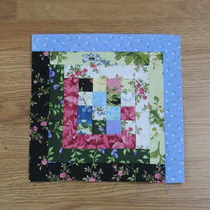 Free Pattern – Four Patch Log Cabin Quilt Block