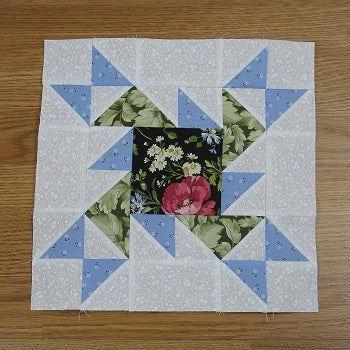 Free Pattern – Rolling Pinwheel Quilt Block – fabric-406