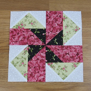 Seesaw Traditional Quilt Block Pattern