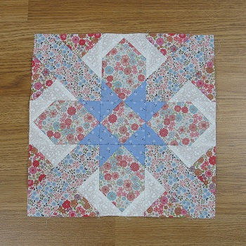 Free Tutorial - Flight of Fancy Traditional Quilt Block – fabric-406