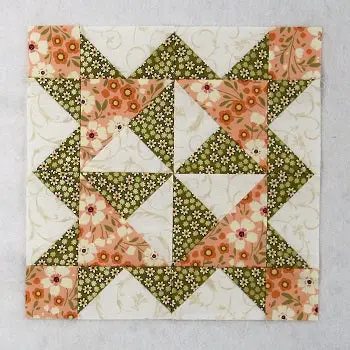 traditional housewife quilt block