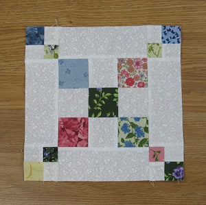 Easy Single Chain and Knot Quilt Block - a Single Irish Chain Variation